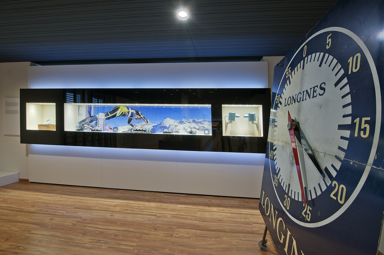 Showcasing Longines close association with equestrian sports, alpine skiing, tennis, gymnastics and archery – all disciplines that express in sporting terms, their core values of precision with elegance.