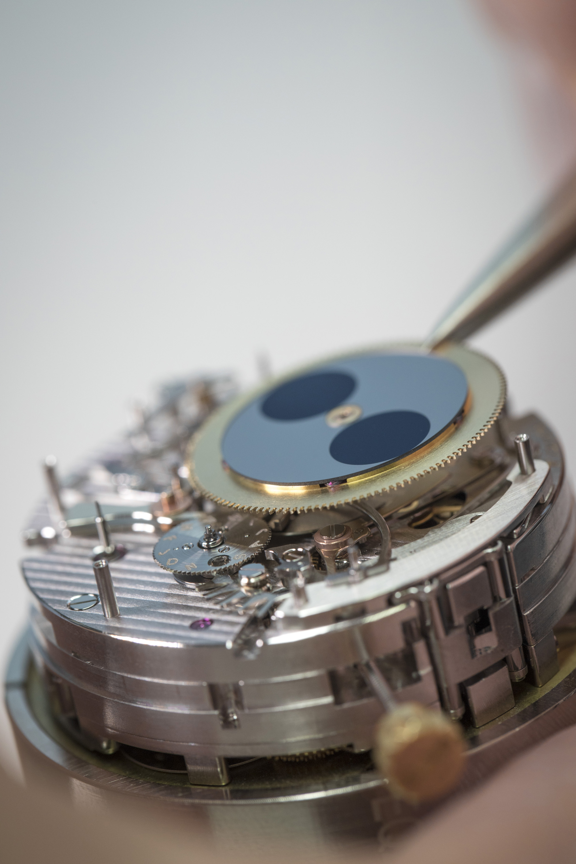 The moon phase wheel disk is set on the movement