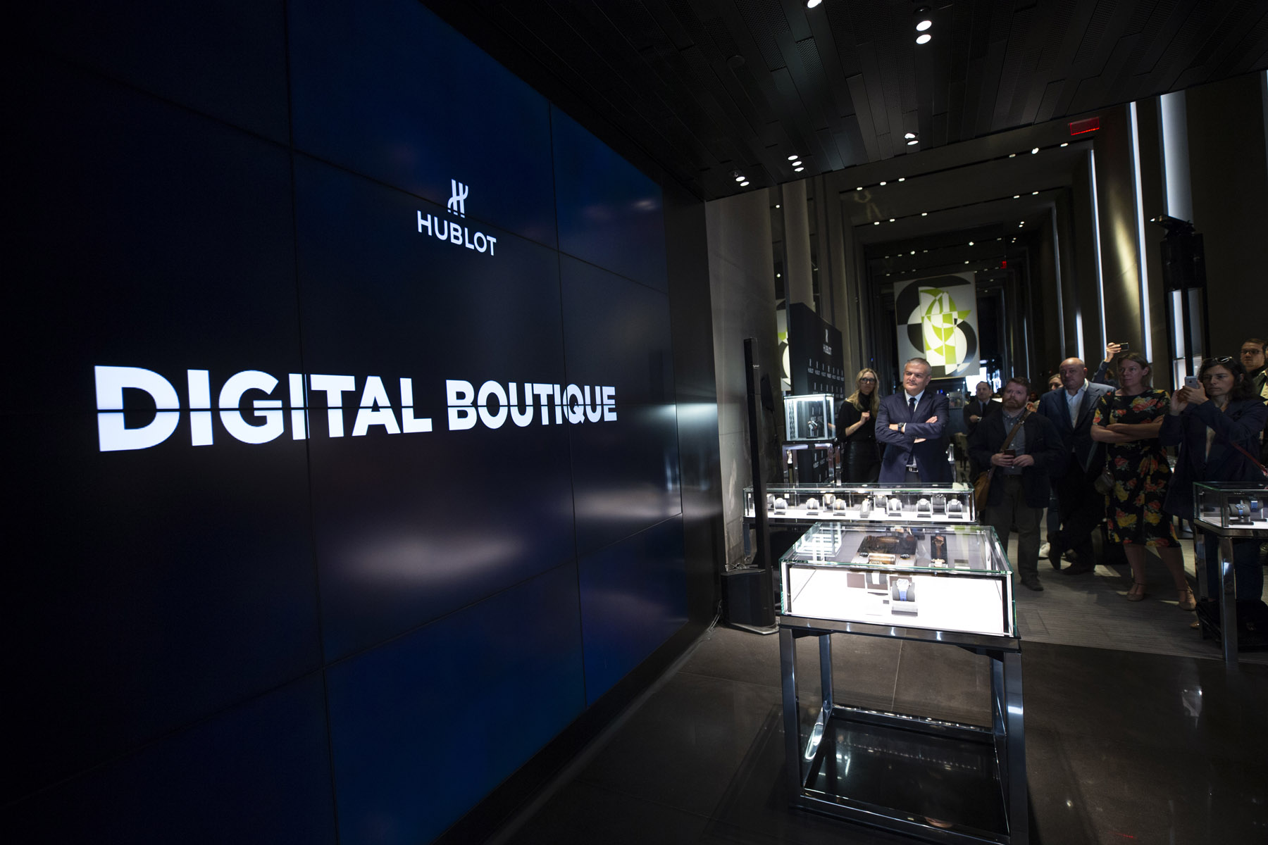 By remotely offering its customers 3D-facilitated access to its products, knowledge, and knowhow, Hublot is successfully creating a new bespoke customer service, and preserving the essential denominator of any relationship, that is to say the human connection. A new customer experience that is beginning in the United States before being rolled out across the entire world.