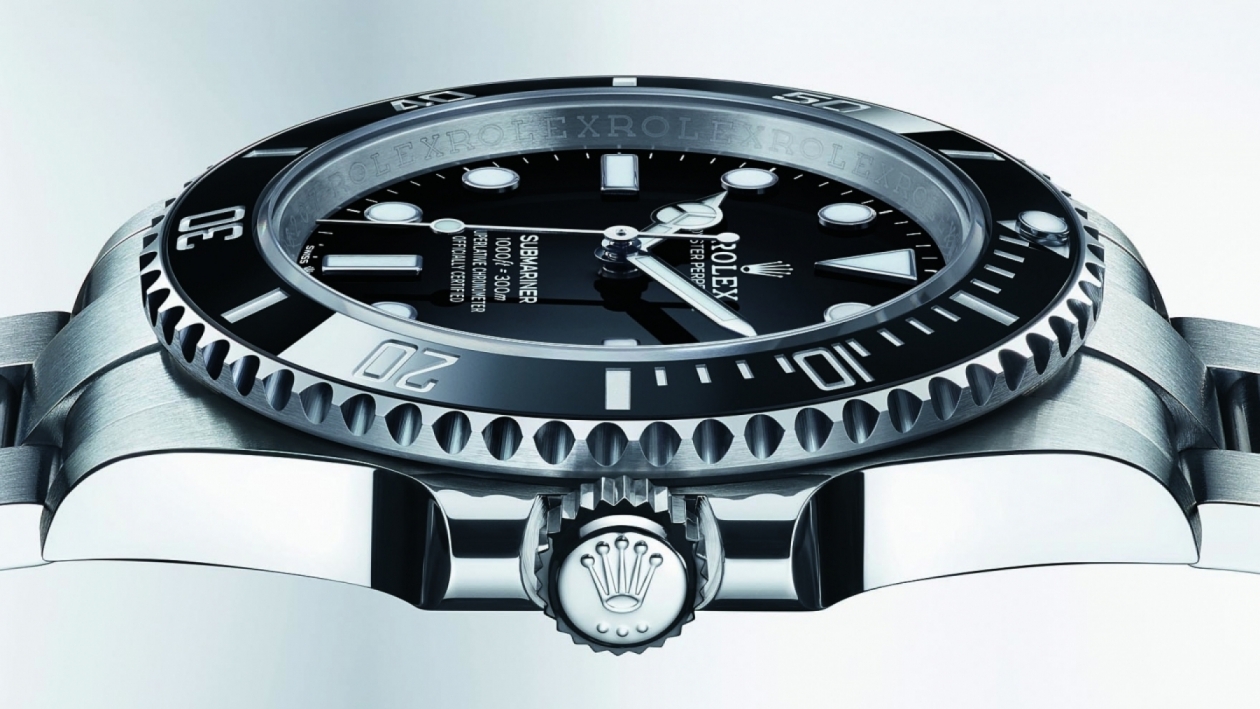 We took a closer look at the Rolex Submariner Ref. 124060