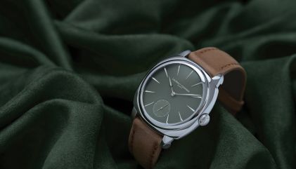Laurent Ferrier launches two new versions of the Micro-Rotor model