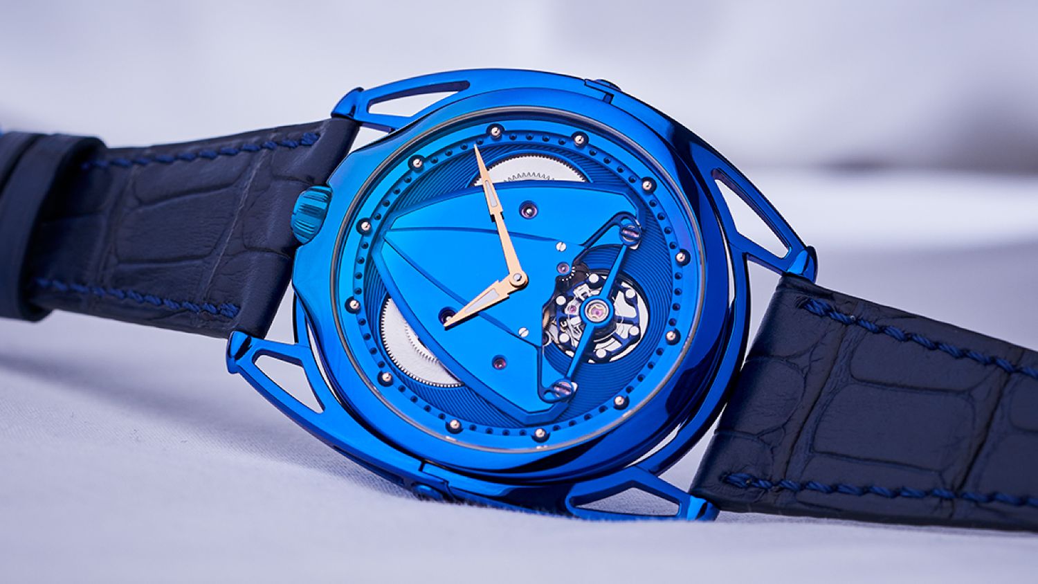 De Bethune introduces DB28XP Kind of Blue inspired by its two